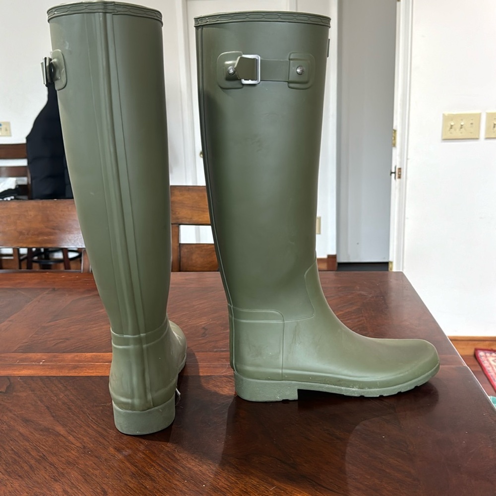 New HUNTER Tall Original Refined Rain Boots, Lichen Green,  Size 8